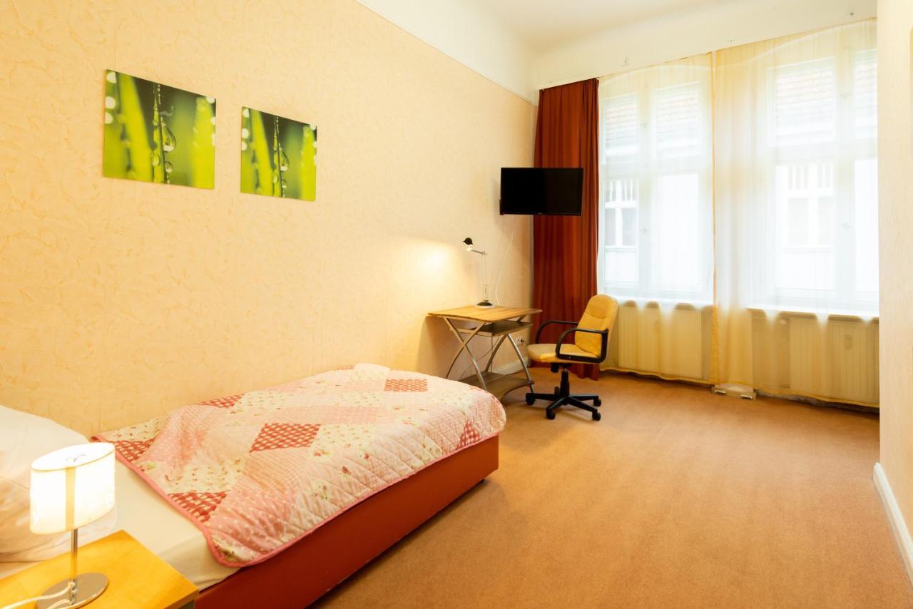 Hotel Pension Dahlem Berlín Exterior foto